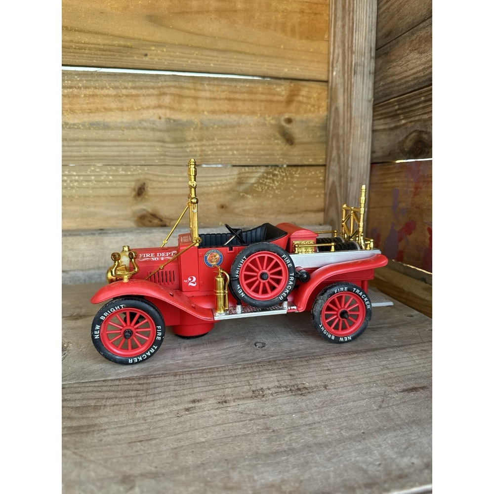 Vintage 1989 New Bright Bump & Go Fire Engine / Tracker No. 2 Chicago FOR PARTS